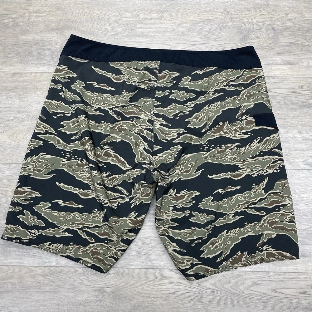 Volcom Mod Tech Hawaii Tiger Stripe Camo Board Shorts Men Sz 38 Surf Skate Beach